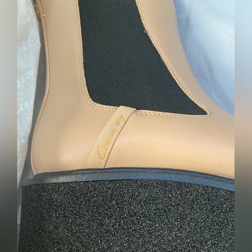 Circus by Sam Edelman cream tan platform Chelsea boots
